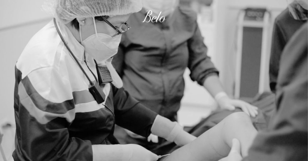 Dr. Eloisa Buse performing liposuction surgeries at Belo for decades